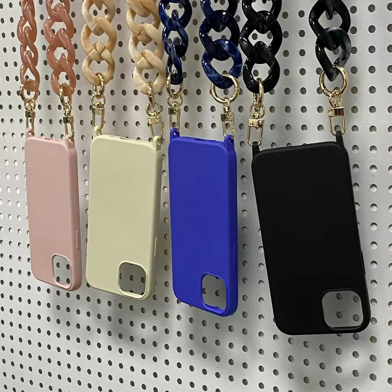 Coque avec chaîne | Louise