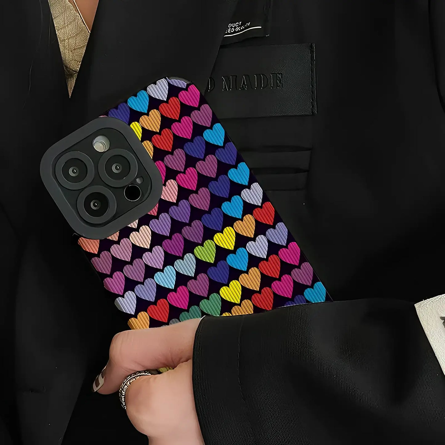 Coque iPhone coeurs multicolores